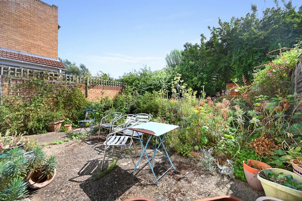 Property photo 2 of 10