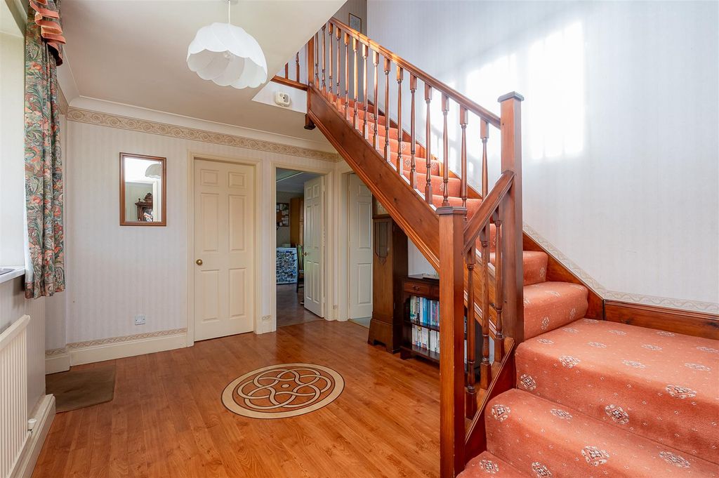 Property photo 3 of 22 Entrance