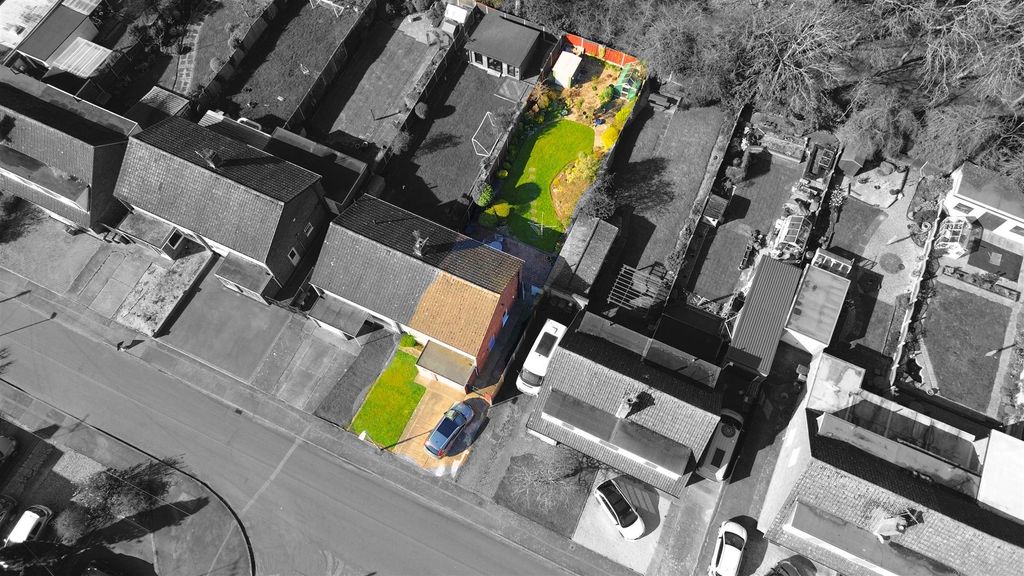 Property photo 2 of 20