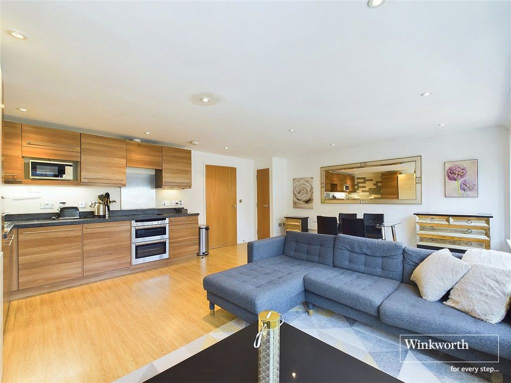 Property photo 3 of 8 Picture No. 18