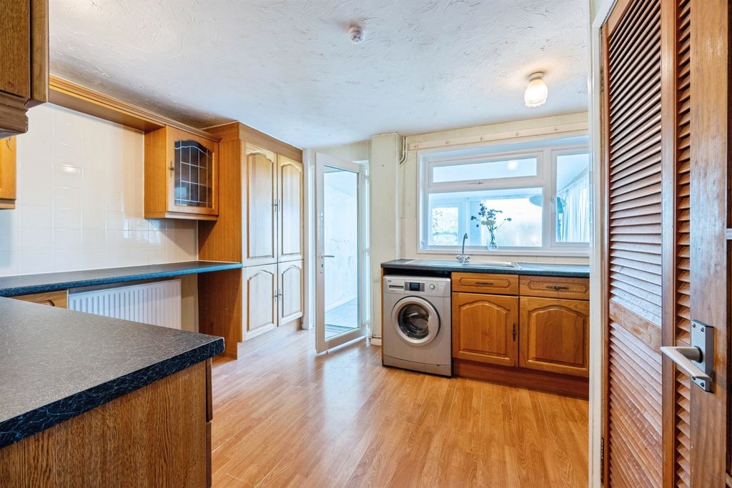 Property photo 3 of 15