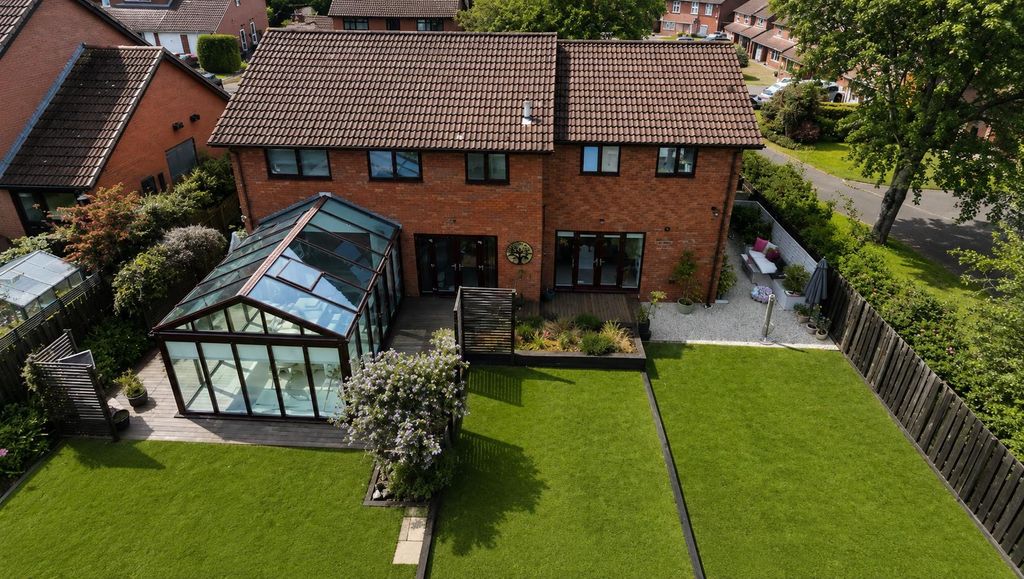 Property photo 2 of 32
