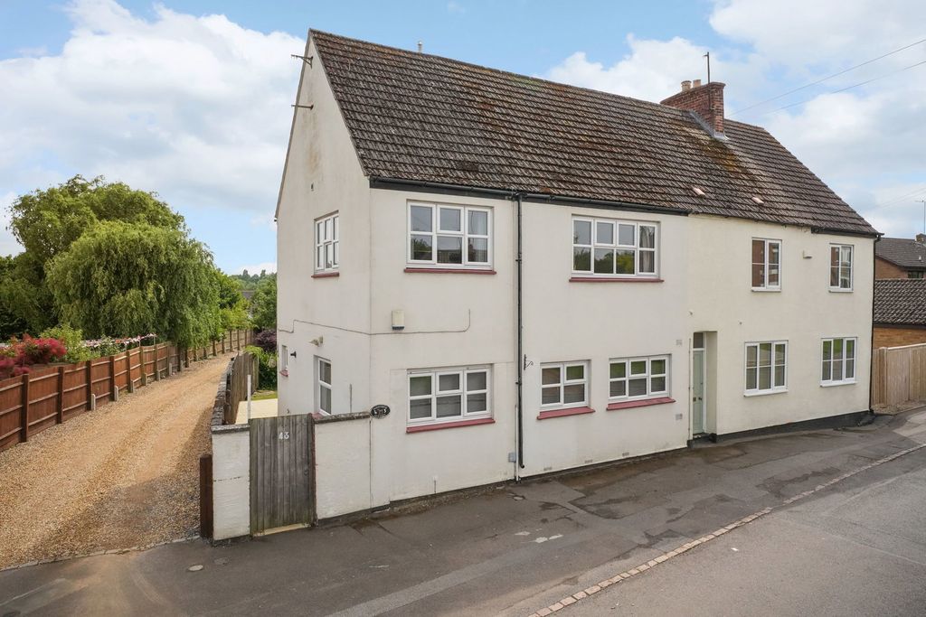 Property photo 2 of 22