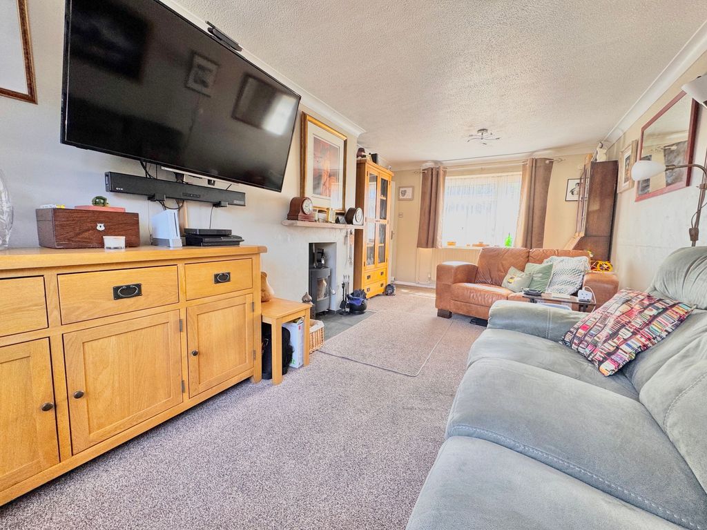 Property photo 3 of 15