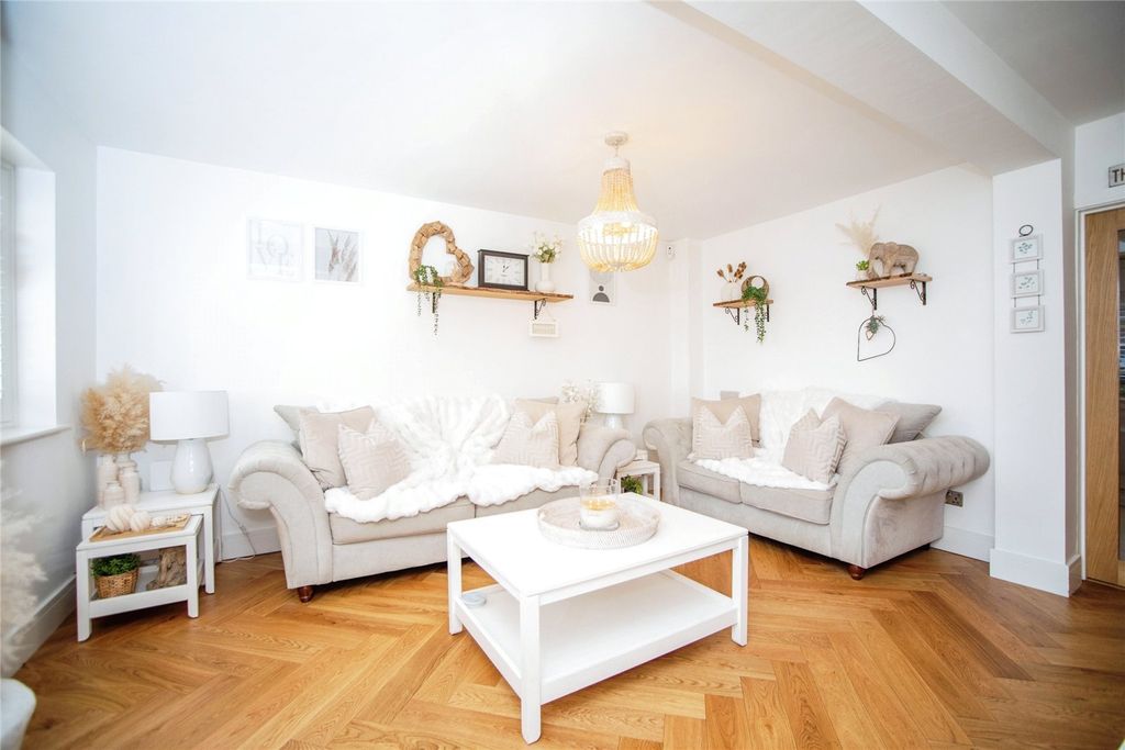 Property photo 2 of 18 Picture No. 02