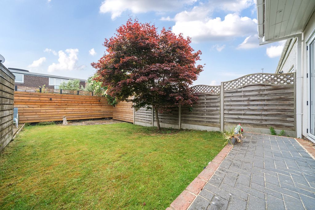 Property photo 2 of 25 Garden