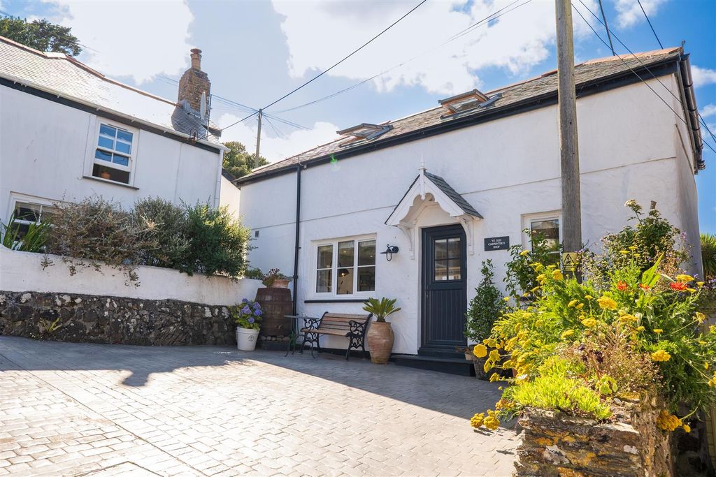 Property photo 3 of 29 Ye Old Carpenter_S, Coverack-06.Jpg