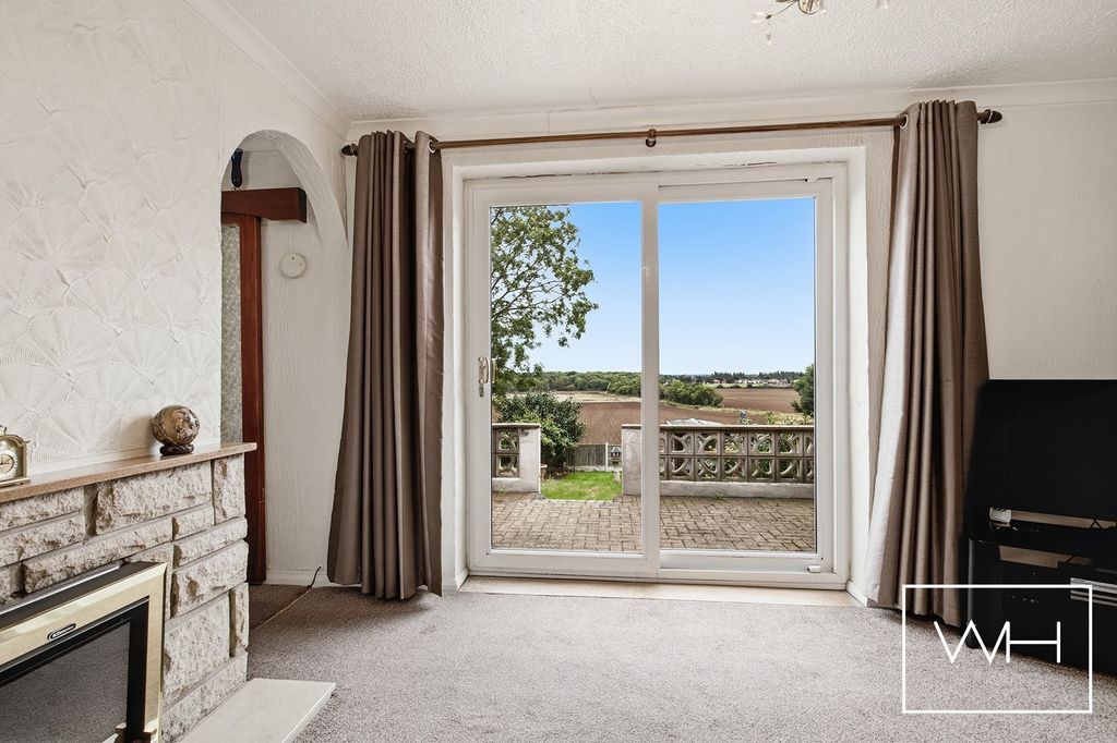 Property photo 3 of 20 19 Grange Lane 13