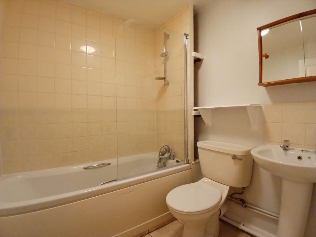 Property photo 3 of 4