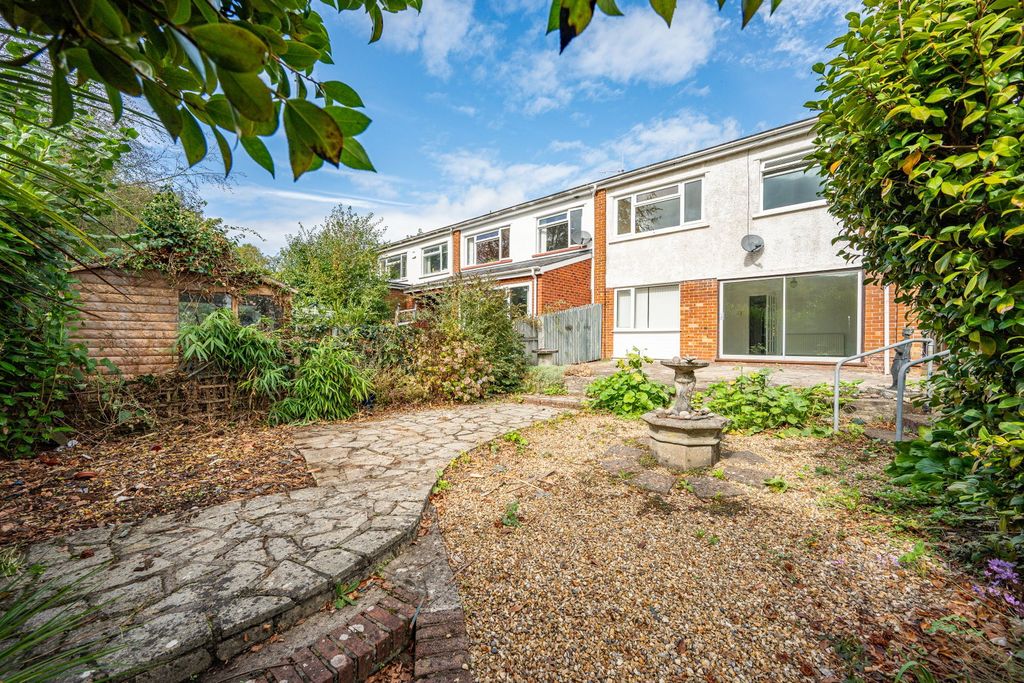 Property photo 2 of 31