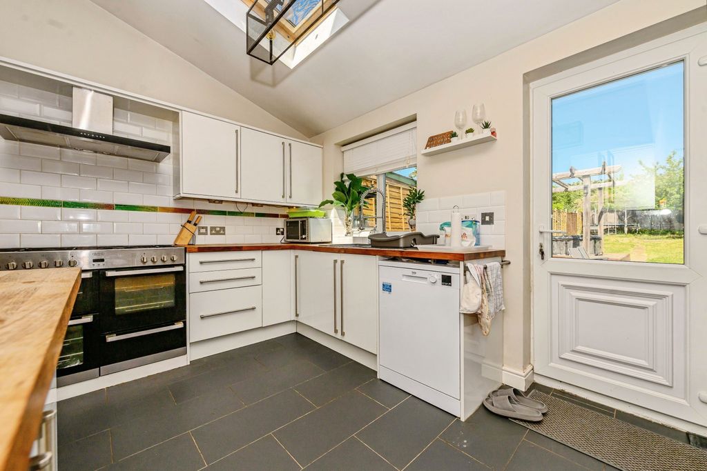 Property photo 2 of 21 Img_9986