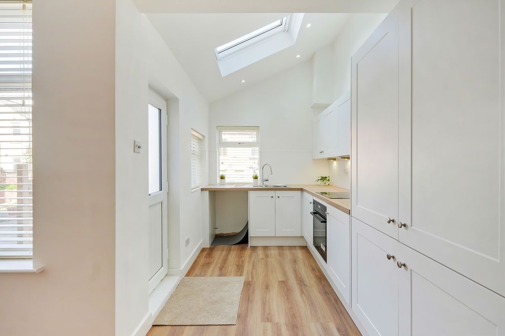 Property photo 2 of 27 Kitchen