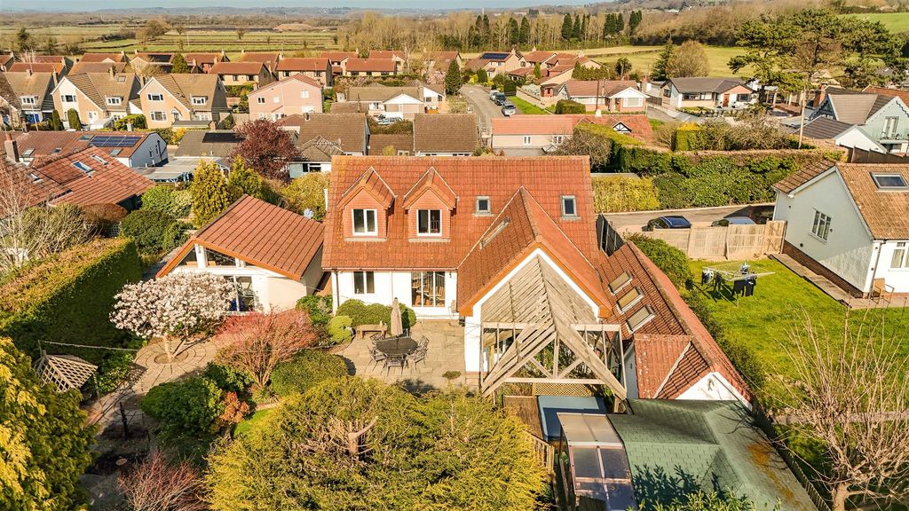 Property photo 2 of 32