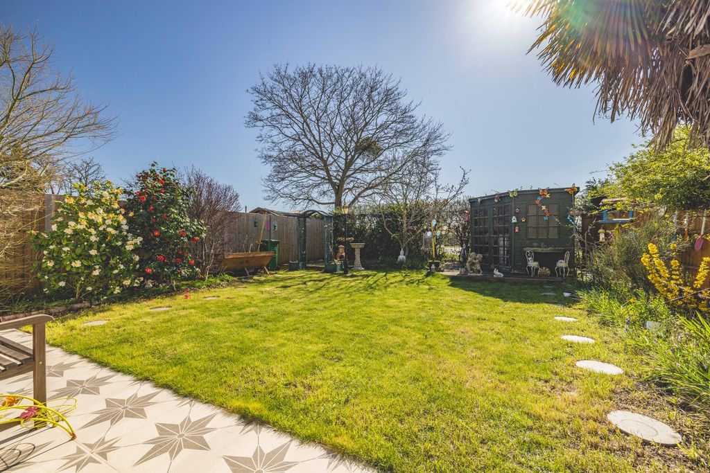 Property photo 2 of 19