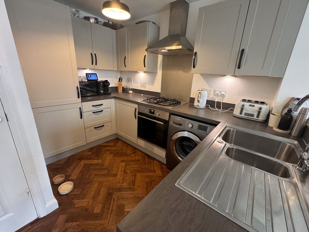 Property photo 2 of 22