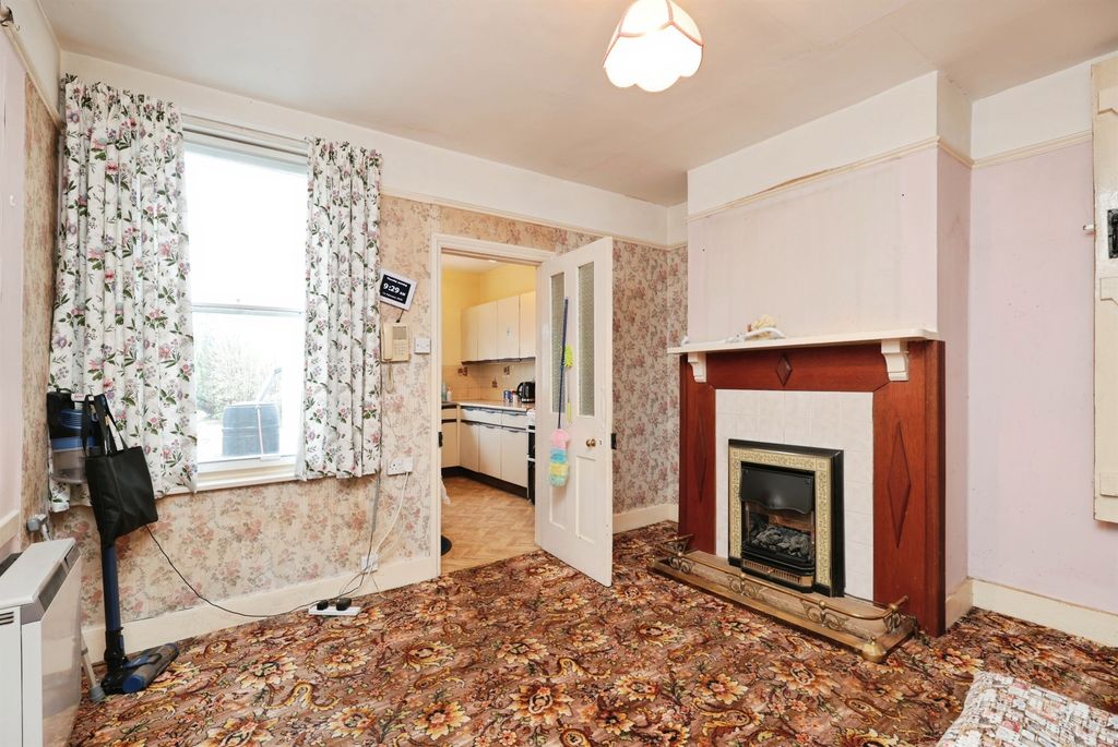 Property photo 3 of 20