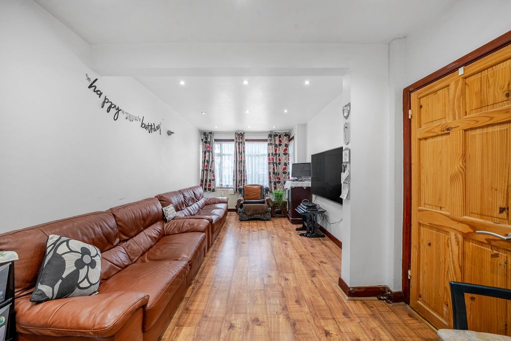 Property photo 2 of 14 Photo 1