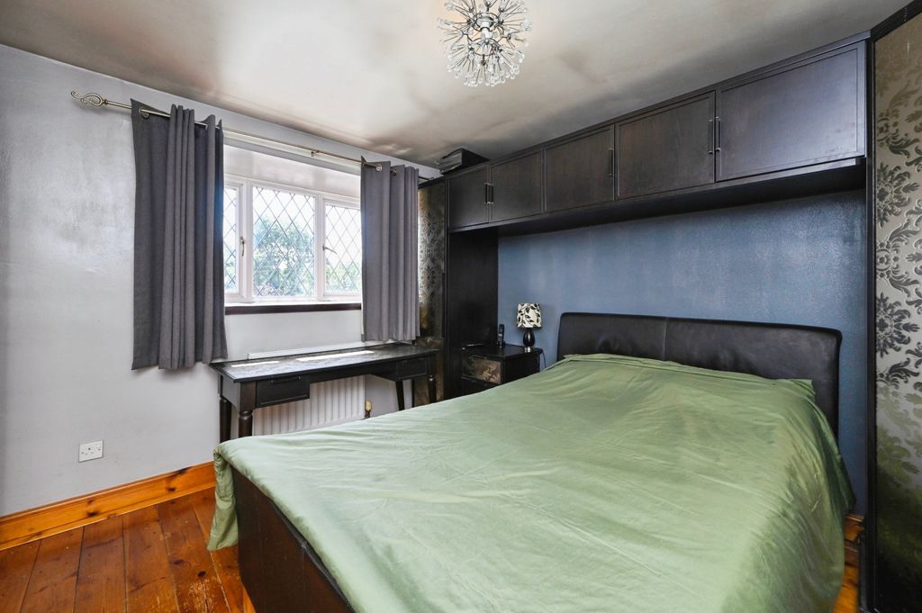 Property photo 2 of 17 1