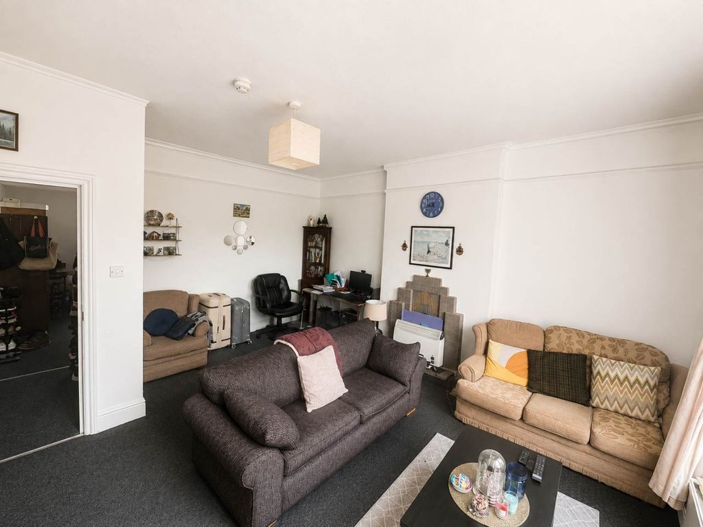 Property photo 2 of 5 Lounge F4 Laurels Final