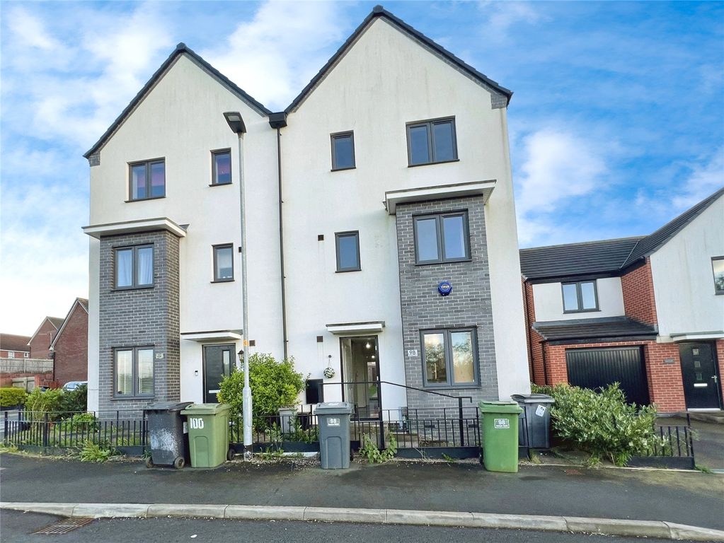 Property photo 2 of 20 Front