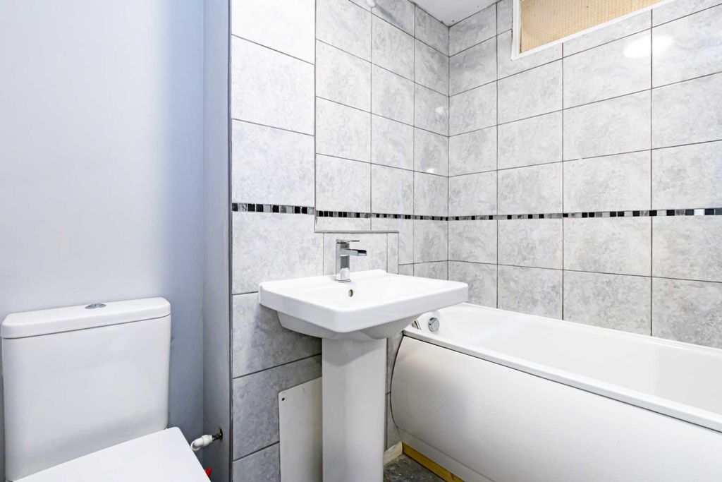 Property photo 3 of 12 Photo