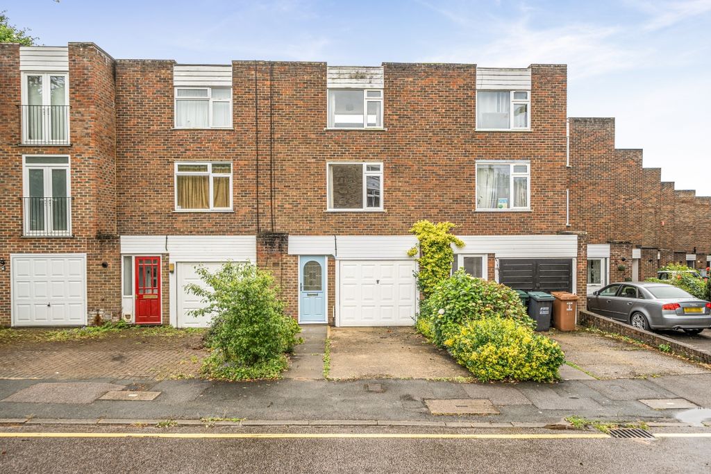 Property photo 1 of 10 1472573-20-6A216A...