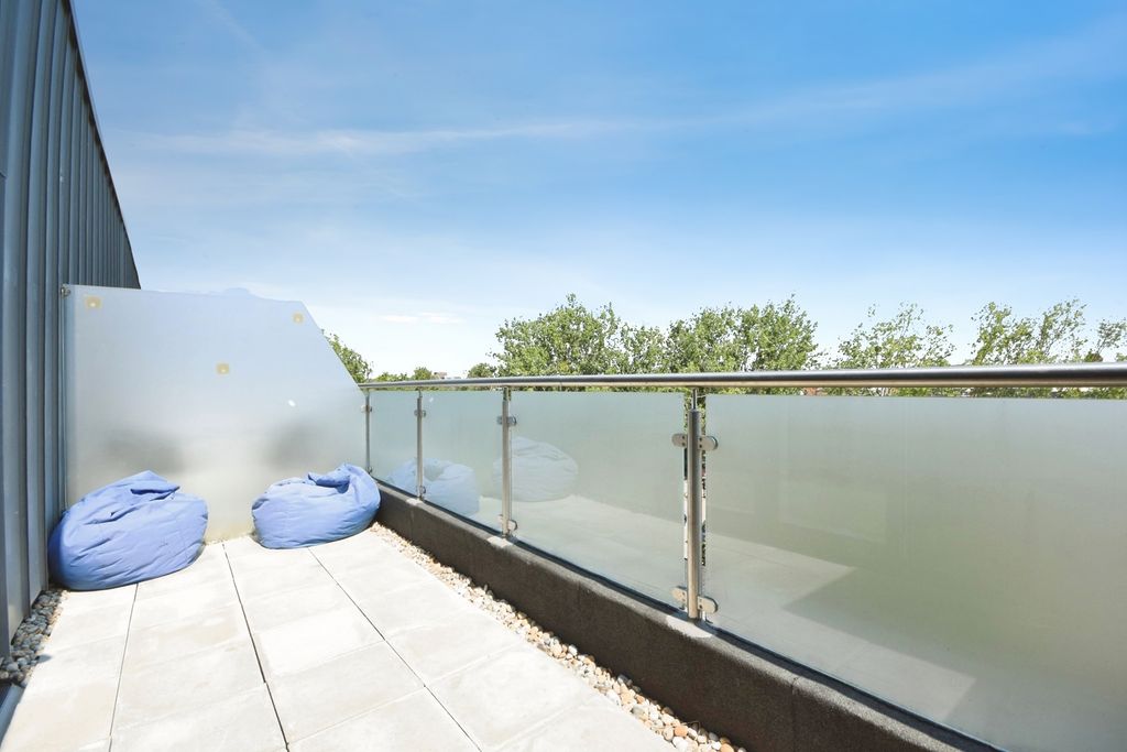 Property photo 2 of 20 Pbox-Img.Jpg