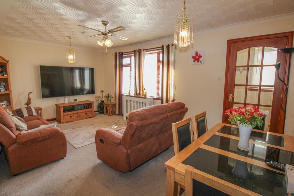 Property photo 3 of 17 Lounge-Diner (2).Jpg