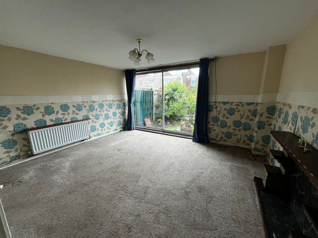 Property photo 2 of 10 Picture No. 29