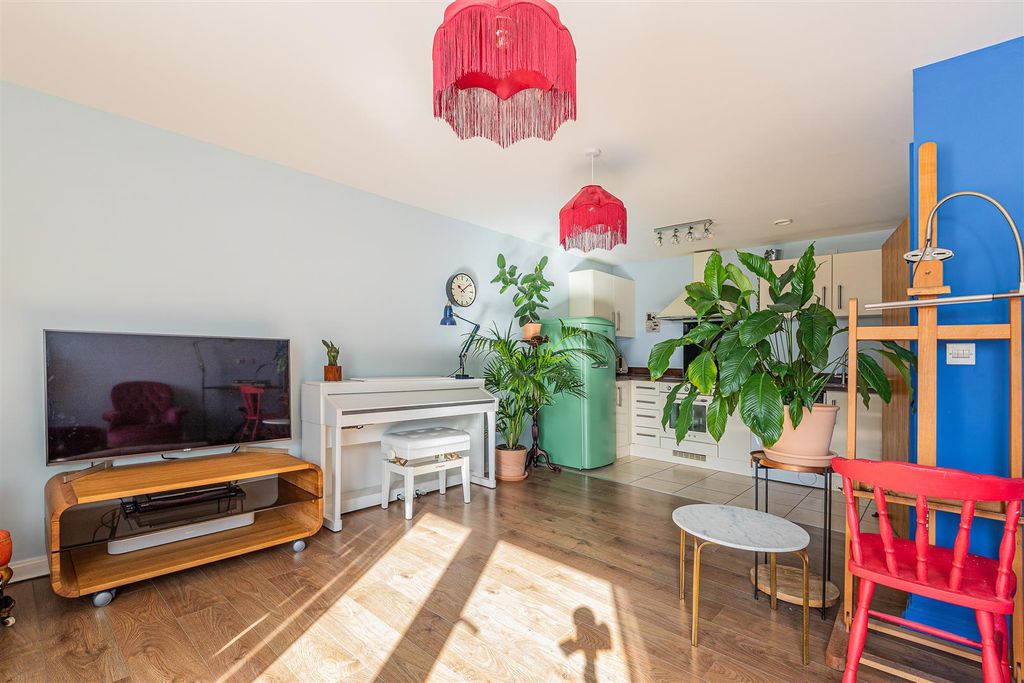 Property photo 2 of 14 223 Zurich House-6.Jpg