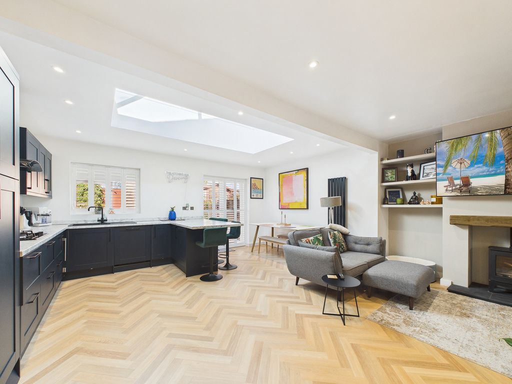 Property photo 2 of 21