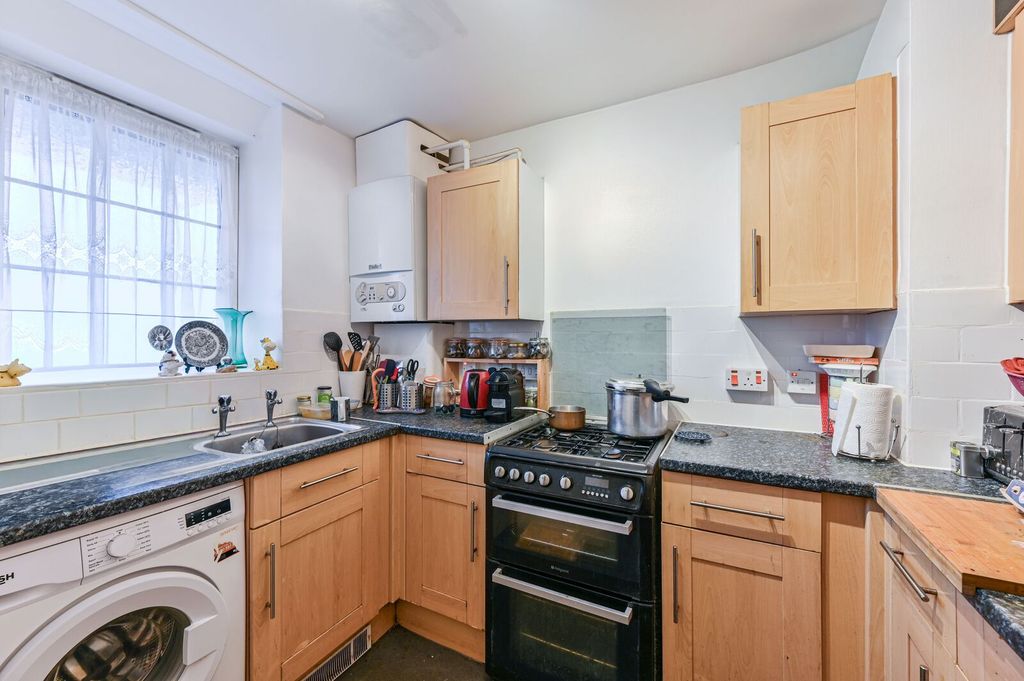 Property photo 2 of 9