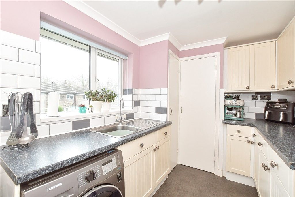 Property photo 1 of 12 Kitchen