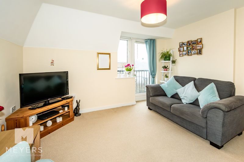 Property photo 3 of 17 Photo 10