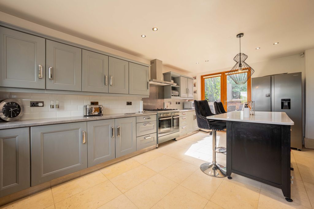Property photo 2 of 60 Butt Lane 04516