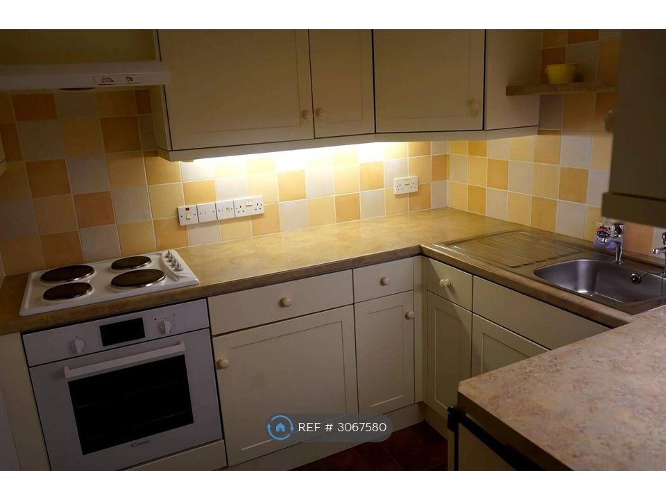 Property photo 3 of 5 Kitchen