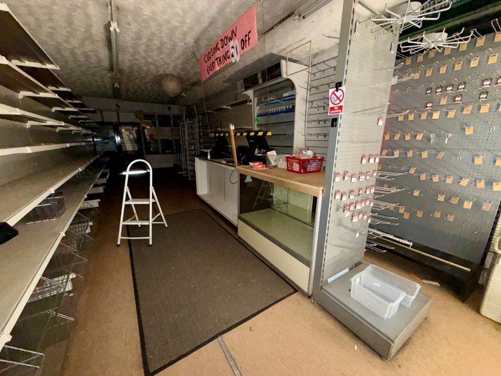 Property photo 2 of 12 Retail Area