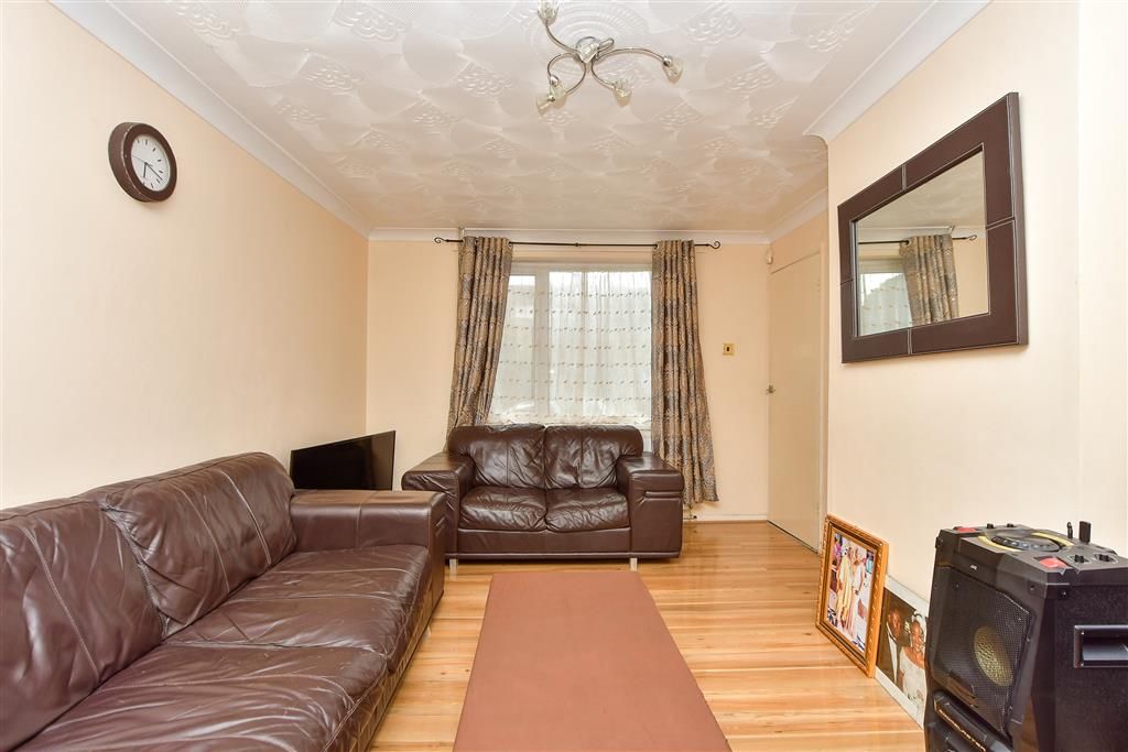 Property photo 1 of 11 Lounge