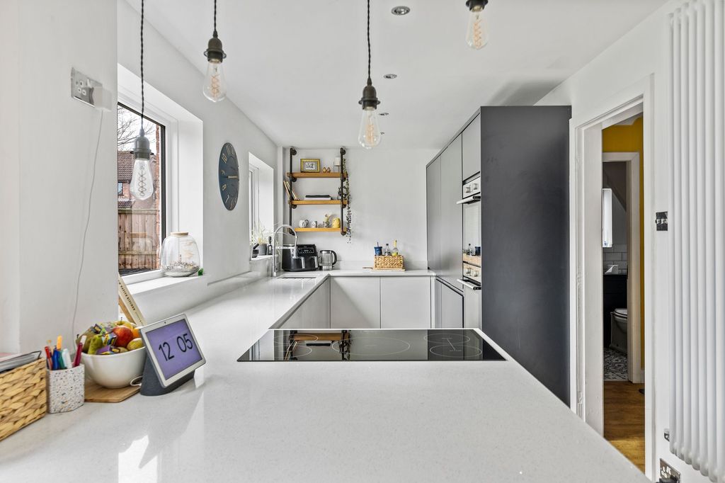 Property photo 3 of 26