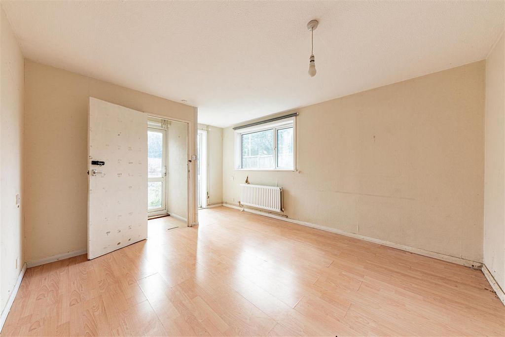 Property photo 2 of 9 L J Imaging-13.Jpg