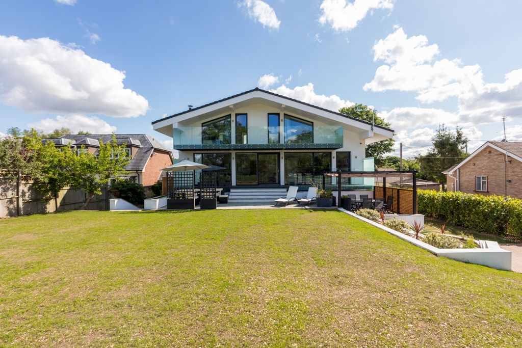 Property photo 1 of 22