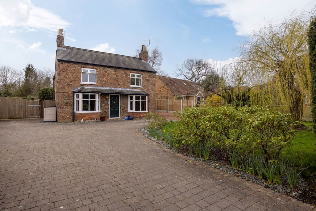 Property photo 1 of 39