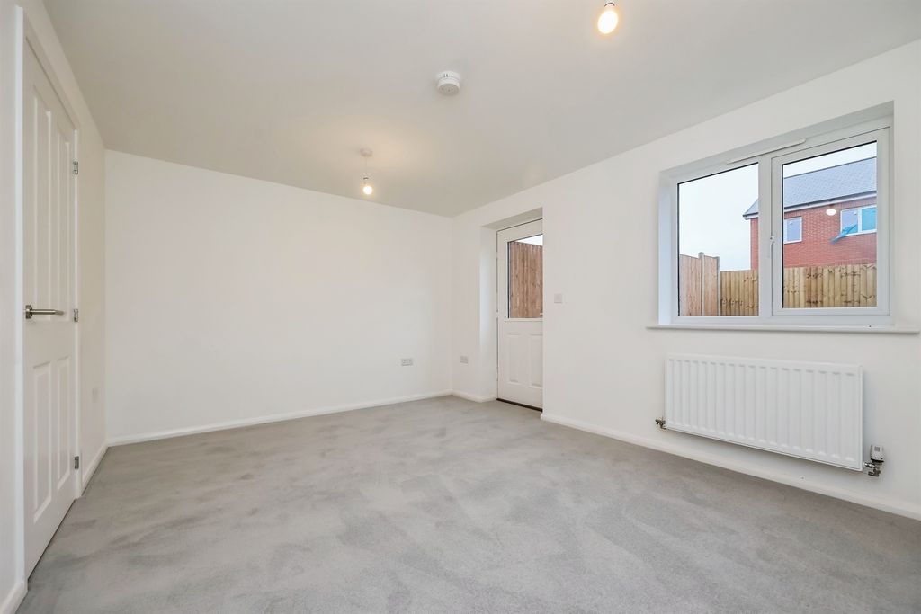 Property photo 3 of 34