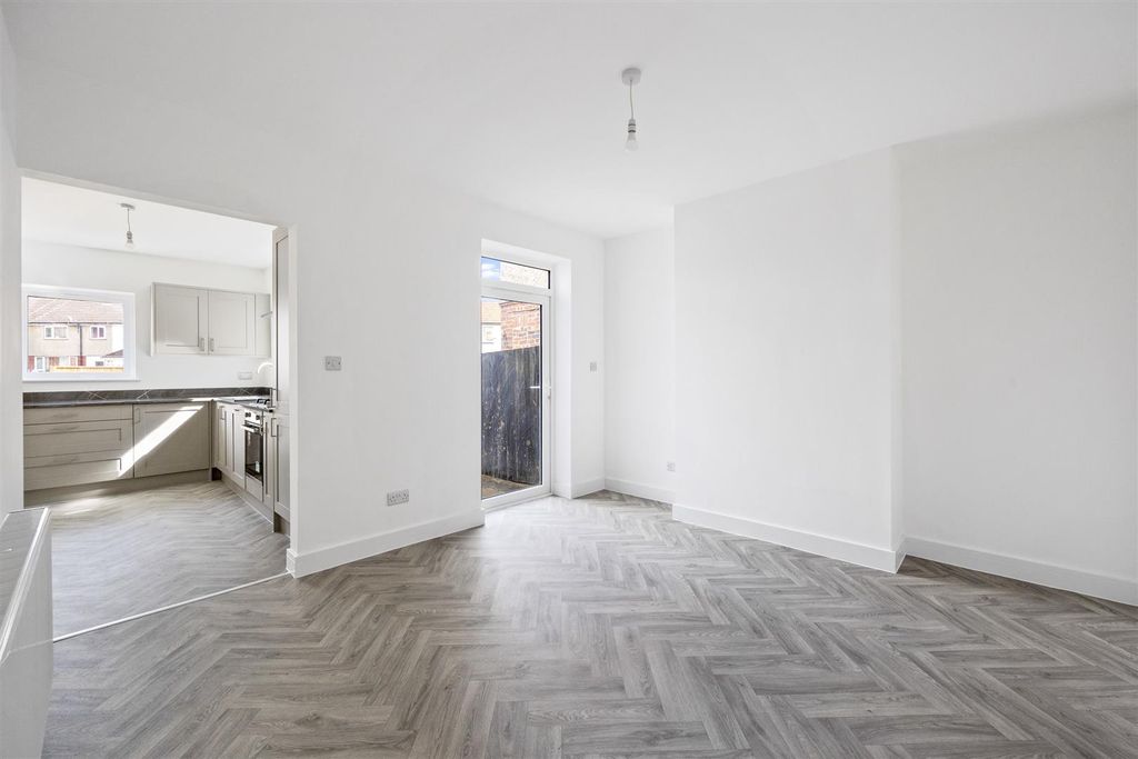 Property photo 2 of 16 Dominion Road, 136-012.Jpg