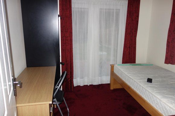 Property photo 1 of 16 Bedroom Photo 3