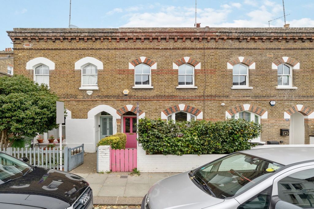 Property photo 2 of 11