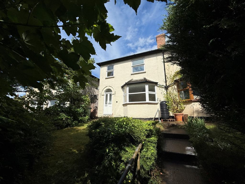 Property photo 1 of 11 26 Stratford Road Frt