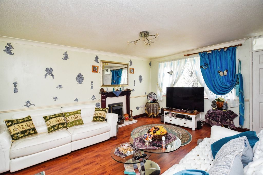 Property photo 3 of 15