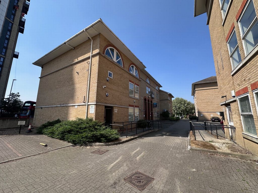 Property photo 3 of 8 Photo 3