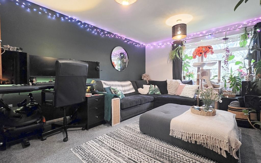 Property photo 2 of 8 4860304